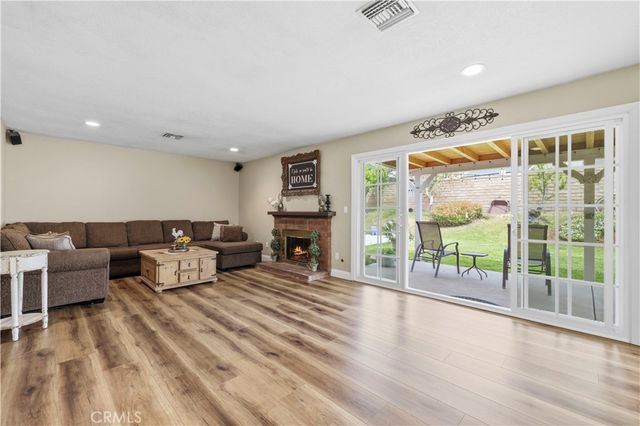 27816 Ridgegrove, Saugus, CA 91350