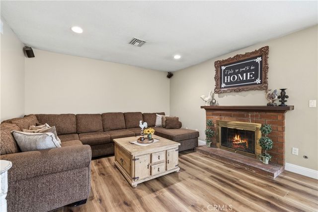 27816 Ridgegrove, Saugus, CA 91350