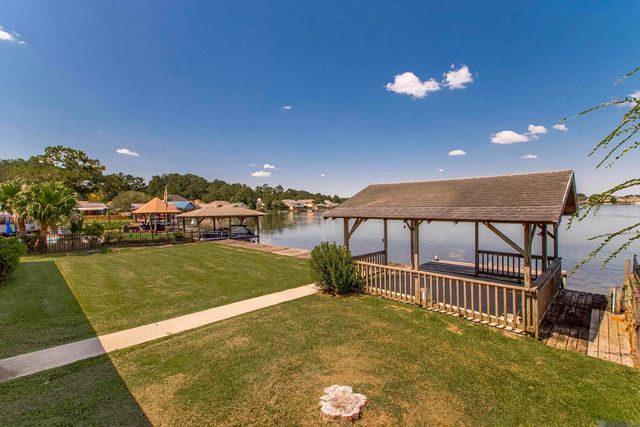 13603 Riverlake Dr, Covington, LA 70435