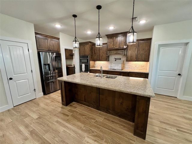 744 Quarter Horse Trail, Angleton, TX 77515