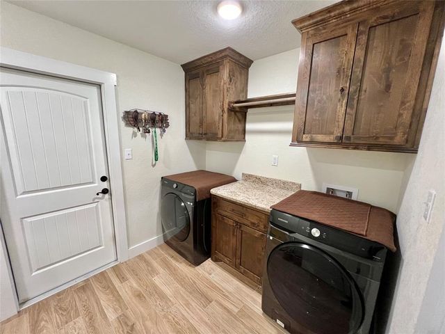 744 Quarter Horse Trail, Angleton, TX 77515