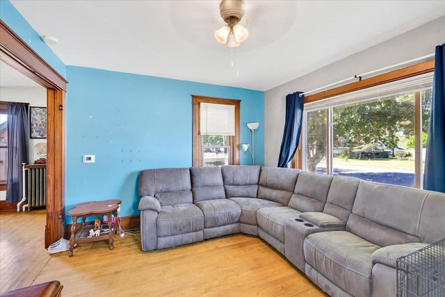 572 N Monroe Street, Waterloo, WI 53594