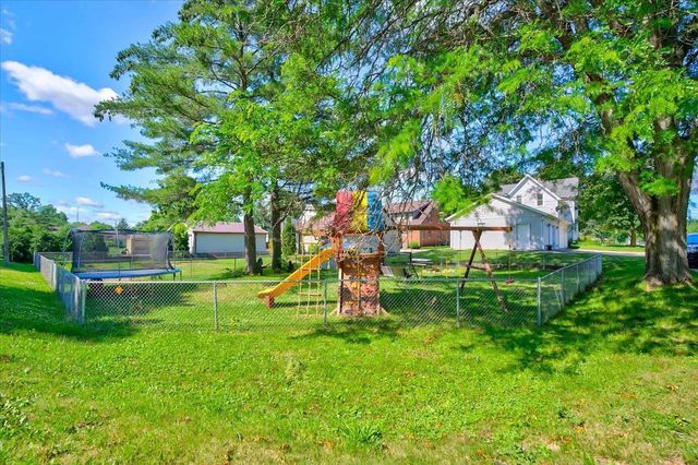 572 N Monroe Street, Waterloo, WI 53594