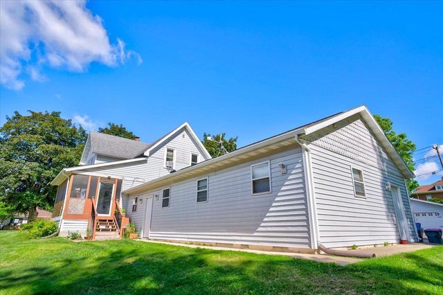 572 N Monroe Street, Waterloo, WI 53594