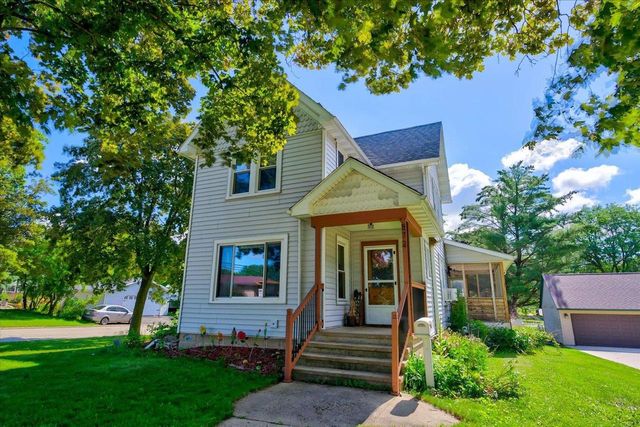 572 N Monroe Street, Waterloo, WI 53594