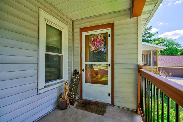 572 N Monroe Street, Waterloo, WI 53594