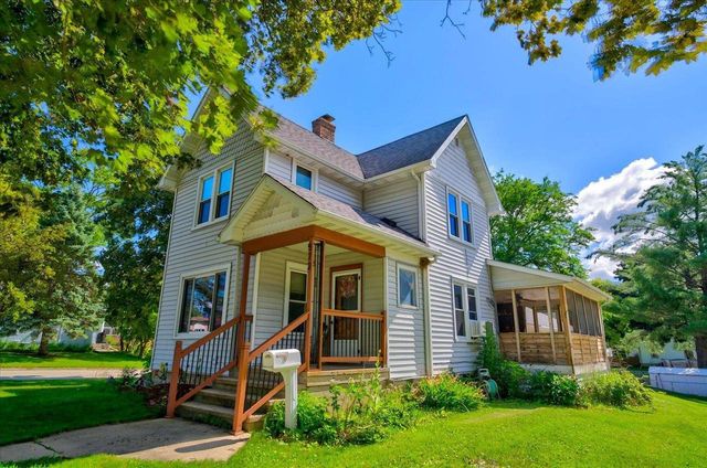 572 N Monroe Street, Waterloo, WI 53594