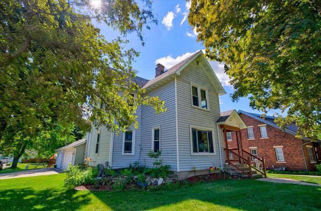 572 N Monroe Street, Waterloo, WI 53594