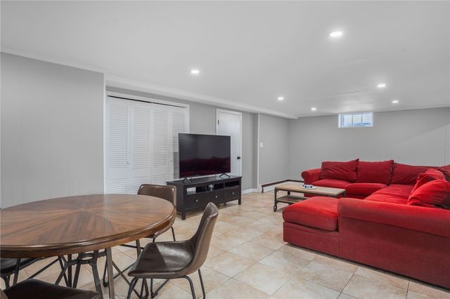 2 Ward Avenue, North Providence, RI 02904