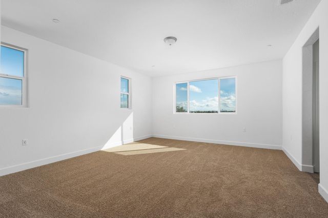 1140 Ponderosa Way W, Madera, CA 93636