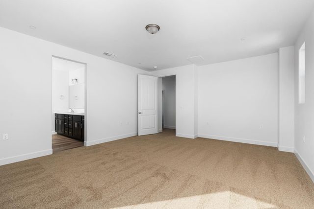 1140 Ponderosa Way W, Madera, CA 93636