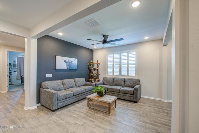 4417 W CHARLIE Drive, San Tan Valley, AZ 85144