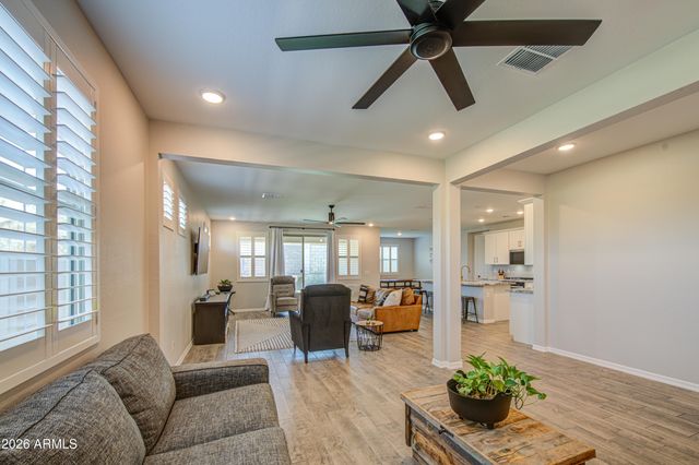 4417 W CHARLIE Drive, San Tan Valley, AZ 85144