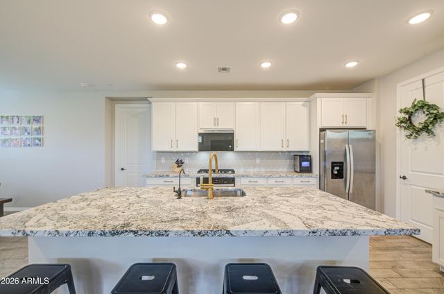 4417 W CHARLIE Drive, San Tan Valley, AZ 85144