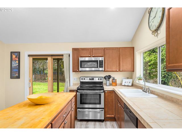 855 Nw 114TH Ave, Portland, OR 97229