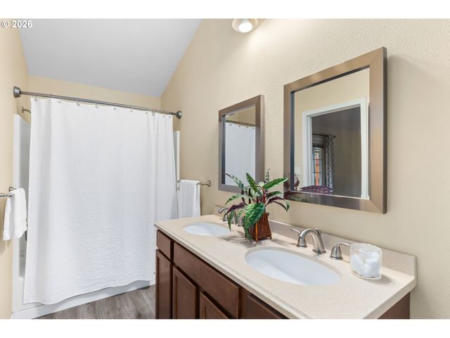 855 Nw 114TH Ave, Portland, OR 97229