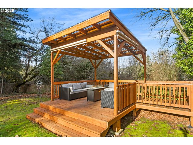 855 Nw 114TH Ave, Portland, OR 97229