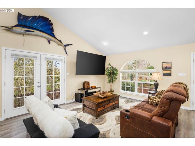 855 Nw 114TH Ave, Portland, OR 97229