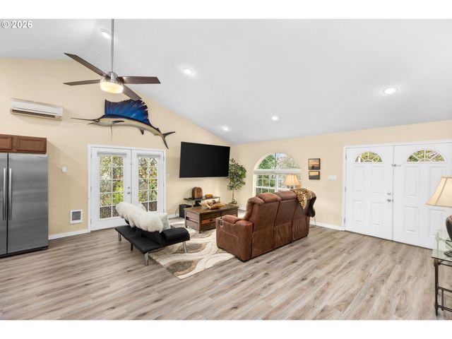 855 Nw 114TH Ave, Portland, OR 97229