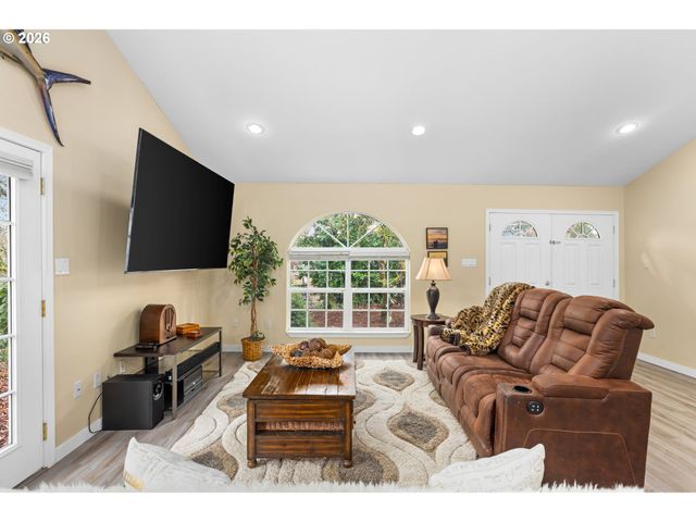 855 Nw 114TH Ave, Portland, OR 97229