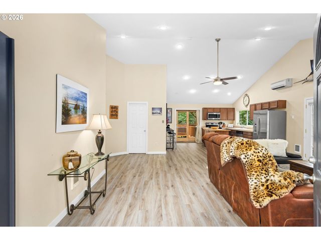 855 Nw 114TH Ave, Portland, OR 97229