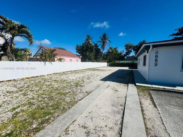 6959 NW 4th Ave, Miami, FL 33150