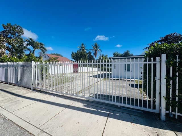 6959 NW 4th Ave, Miami, FL 33150