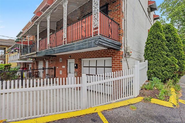 1010 E 233rd Street, Bronx, NY 10466