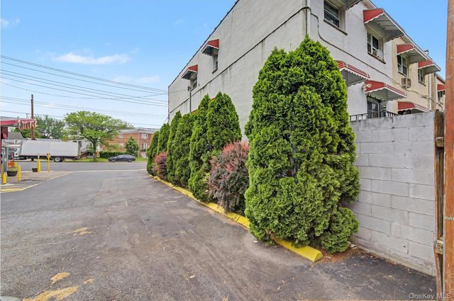 1010 E 233rd Street, Bronx, NY 10466
