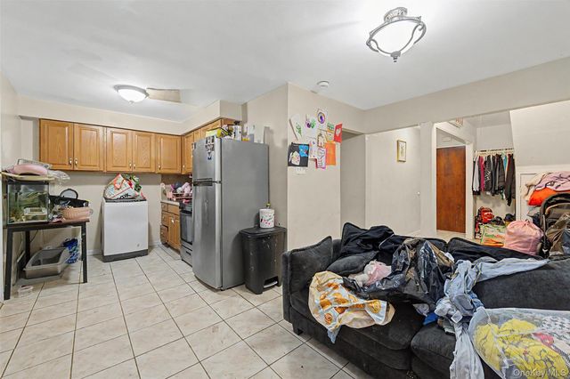 1010 E 233rd Street, Bronx, NY 10466
