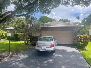 10895 CYPRESS RUN Circle, Coral Springs, FL 33071