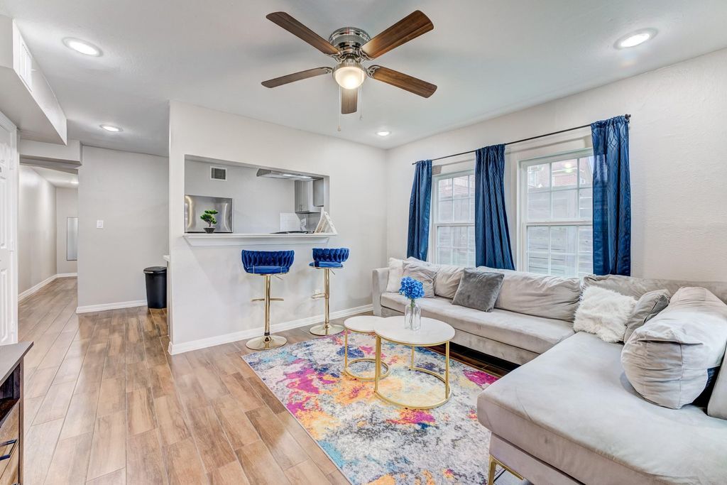 2720 Truxillo Street 2, Houston, TX 77004