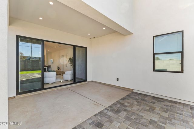 826 W 12TH Street, Tempe, AZ 85281