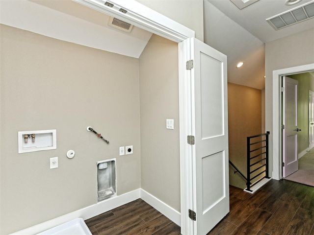 1202 Cometa ST B, Austin, TX 78721