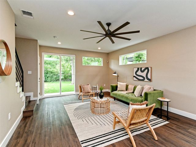 1202 Cometa ST B, Austin, TX 78721