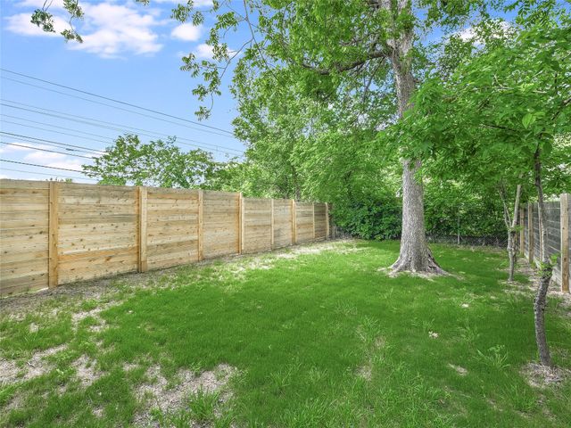 1202 Cometa ST B, Austin, TX 78721