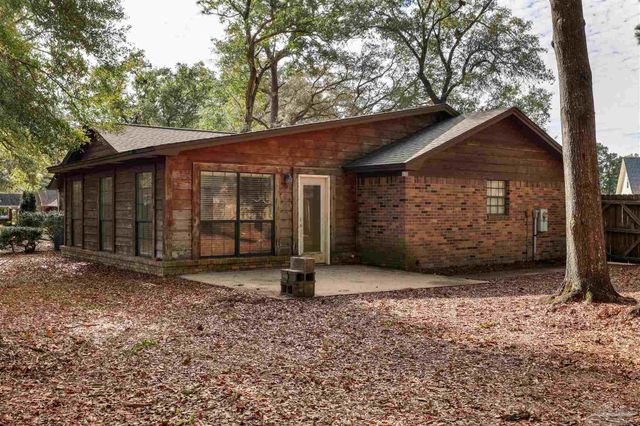 4660 Shannon Pl, Pensacola, FL 32504