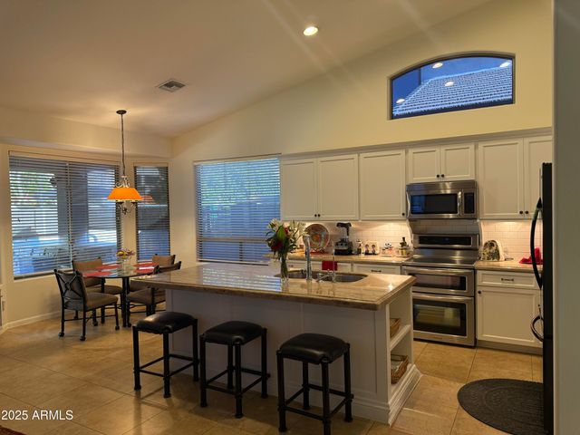 6410 E BETTY ELYSE Lane, Scottsdale, AZ 85254