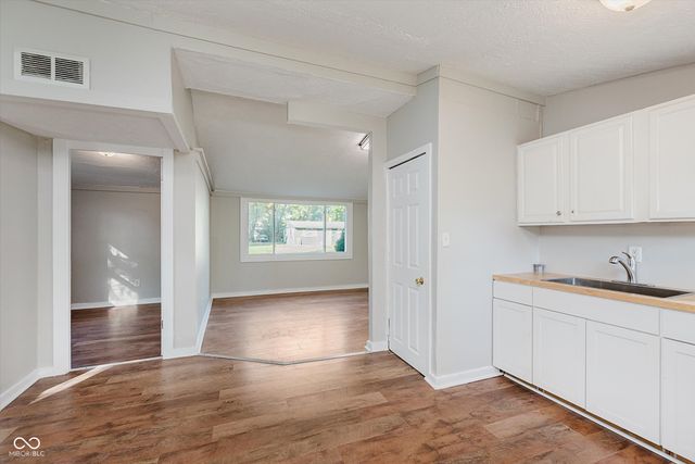 2949 Wallace Avenue, Indianapolis, IN 46218