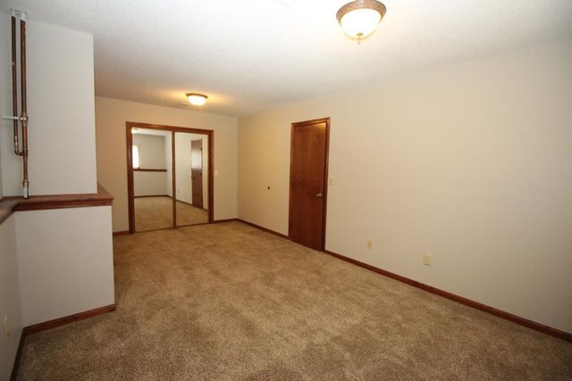 1513 E McClelland Drive, Derby, KS 67037