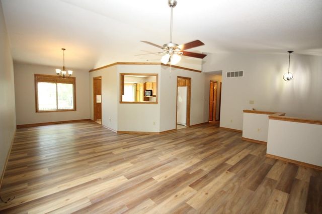 1513 E McClelland Drive, Derby, KS 67037