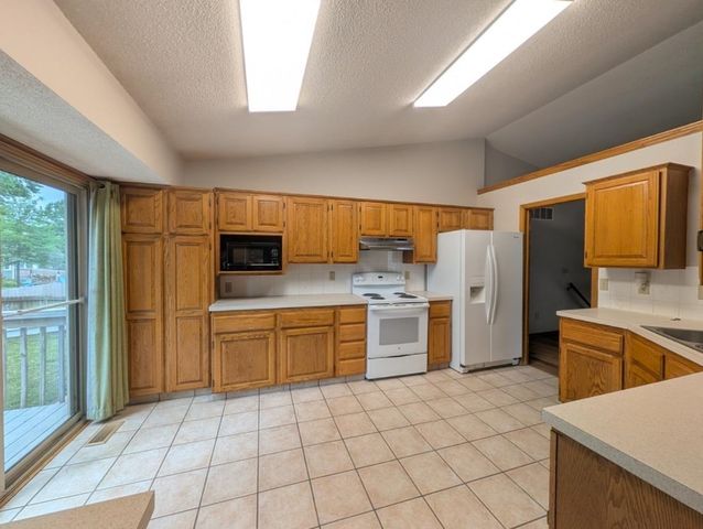 1513 E McClelland Drive, Derby, KS 67037