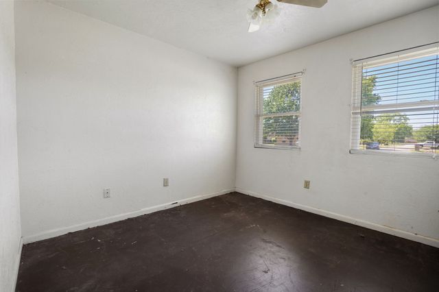917 Charles Court, Granbury, TX 76049
