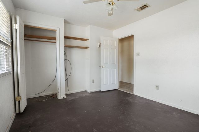 917 Charles Court, Granbury, TX 76049
