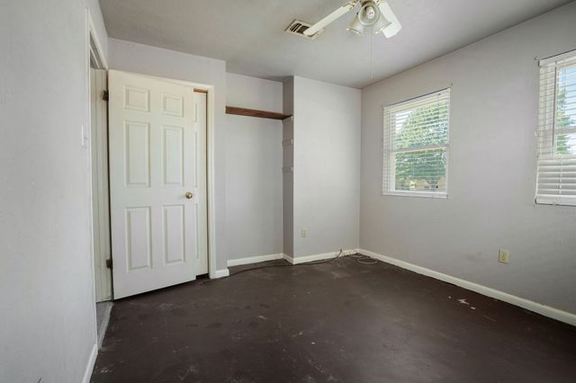 917 Charles Court, Granbury, TX 76049