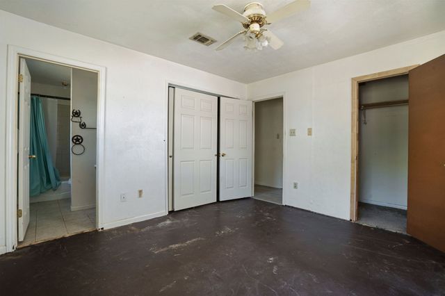 917 Charles Court, Granbury, TX 76049