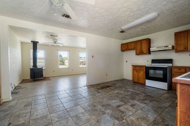 917 Charles Court, Granbury, TX 76049