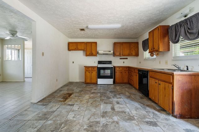917 Charles Court, Granbury, TX 76049