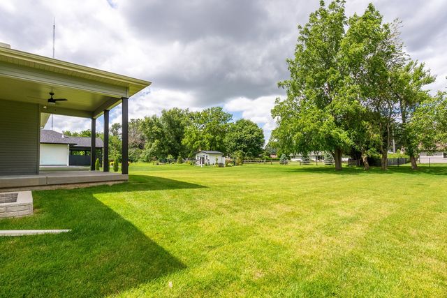 361 Linda Lane, Riverdale, IA 52722