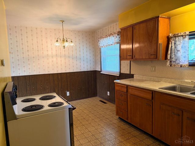 1194 Briarwood Drive, Hamilton, OH 45013